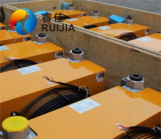 液壓油冷卻器打包發(fā)貨 液壓油冷卻器打包發(fā)貨