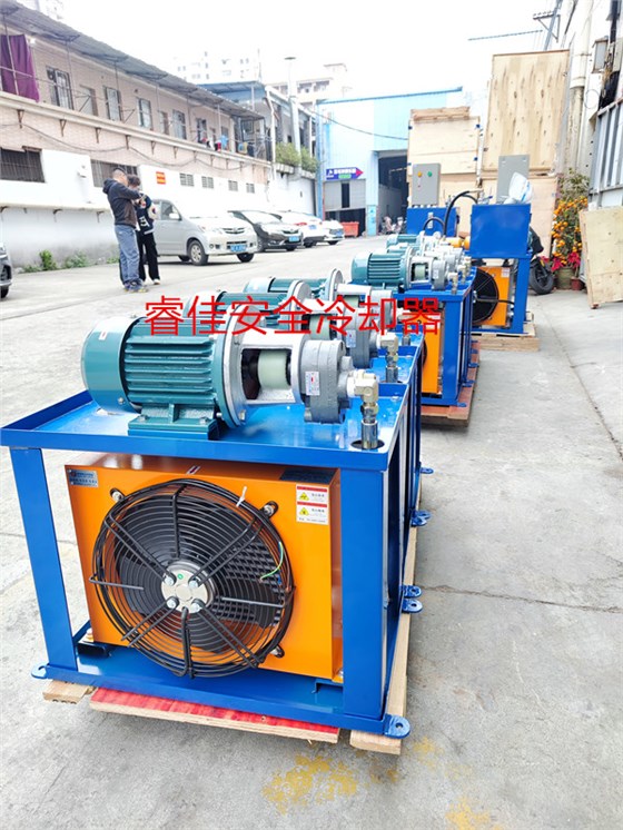 獨(dú)立循環(huán)風(fēng)冷散熱器.jpg