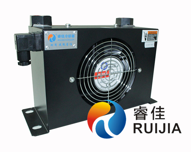 液壓站風(fēng)冷油散熱器RJ-184側(cè)面.jpg 液壓站風(fēng)冷油散熱器RJ-184側(cè)面.jpg