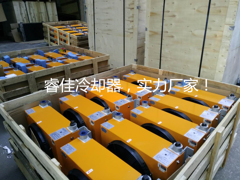 冷卻器打包發(fā)貨