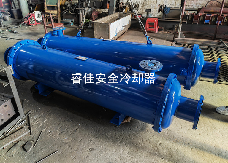 化工廠定制16寸<font color='red'>列管式水冷卻器</font>