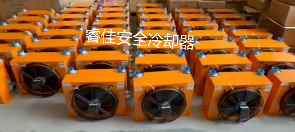 收割機(jī)風(fēng)冷散熱器配套案例