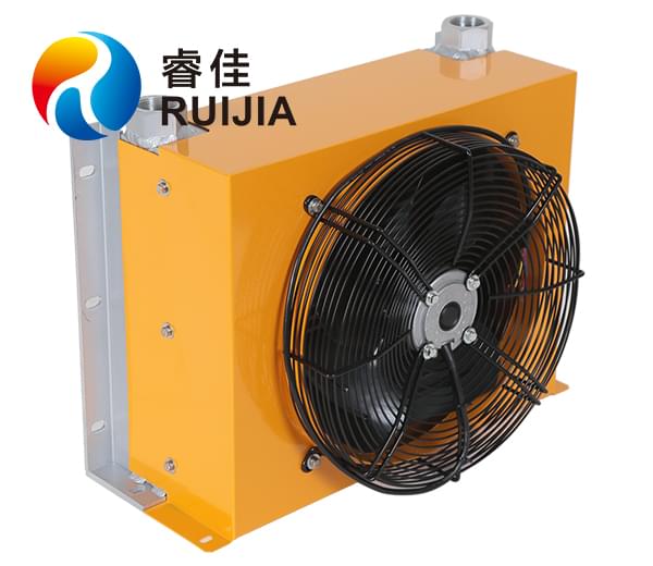 西安壓延機(jī)客戶 自選風(fēng)冷式<font color='red'>油冷卻器</font>RJ-405