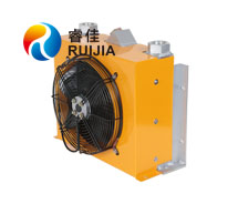 【遼寧】RJ-357<font color='red'>油冷卻器</font> 油田設備的應用