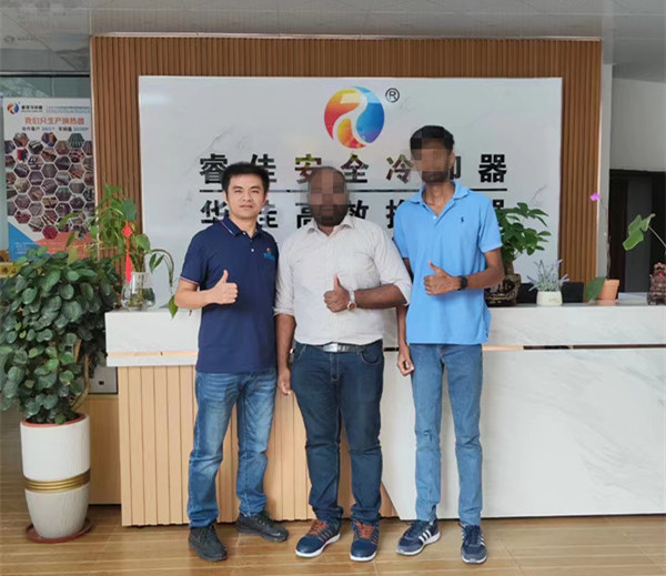 外國客戶到訪睿佳安全<font color='red'>冷卻器</font>